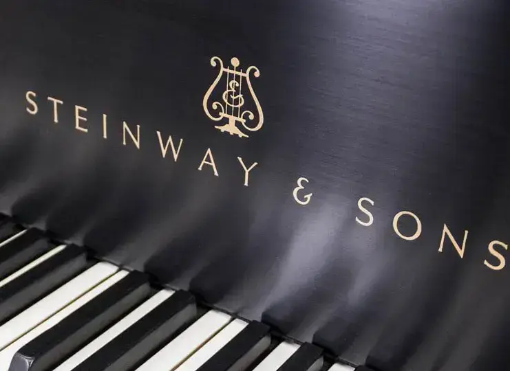 Steinway & Sons - Model B 211