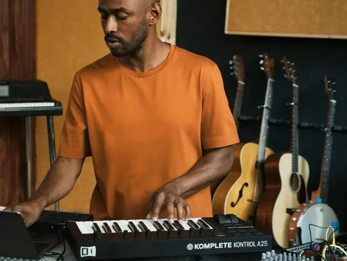 Native Instruments Komplete Kontrol A25