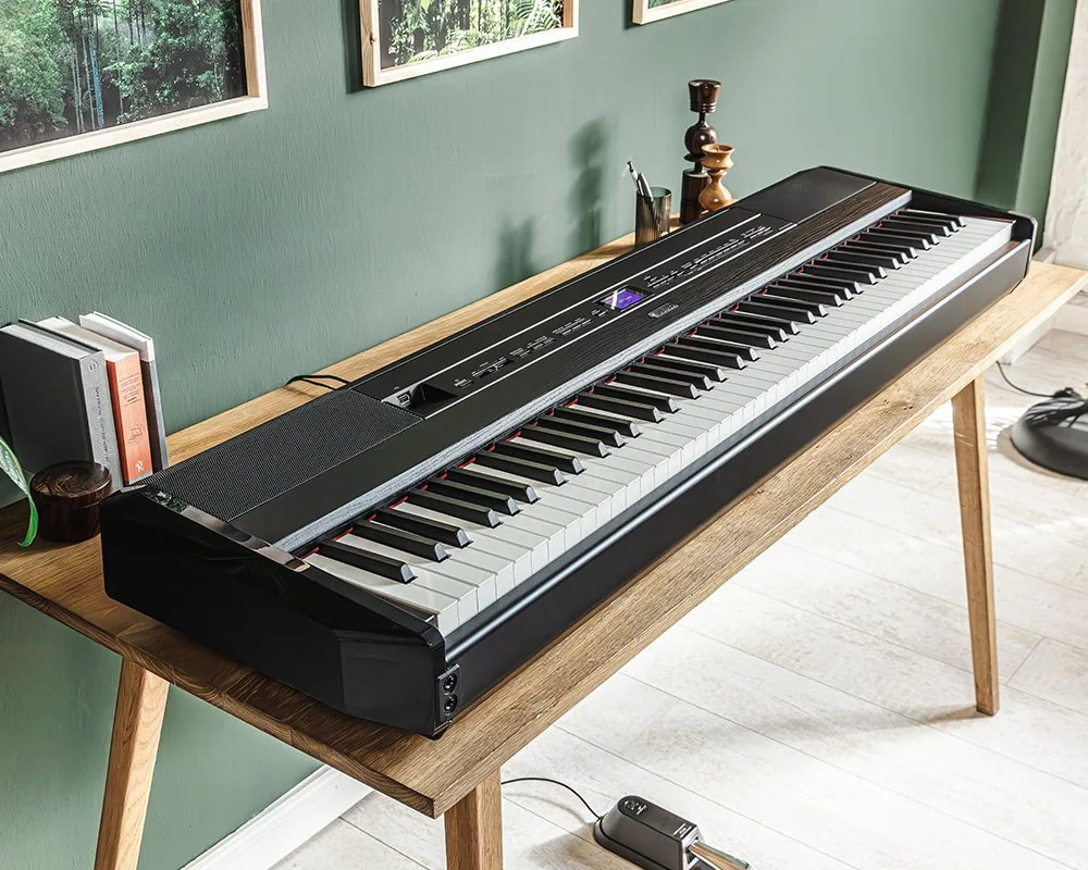 Yamaha P-525 - Black