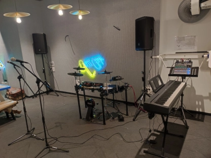 חדר מוזיקה - חברת AI21 Labs